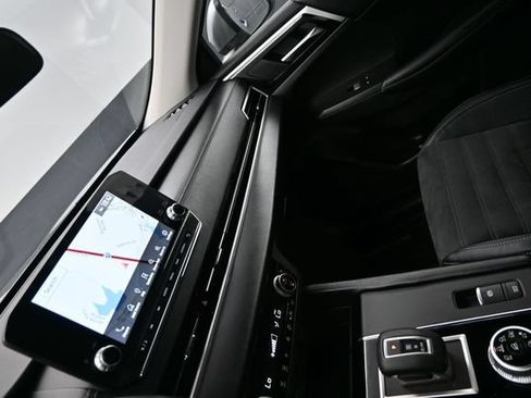 Used 2022 Mitsubishi Outlander SE AWD/4WD image 16