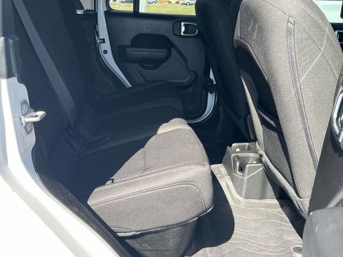 Used 2022 Jeep Gladiator Sport image 21
