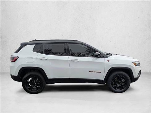 Used 2024 Jeep Compass Trailhawk AWD/4WD image 4