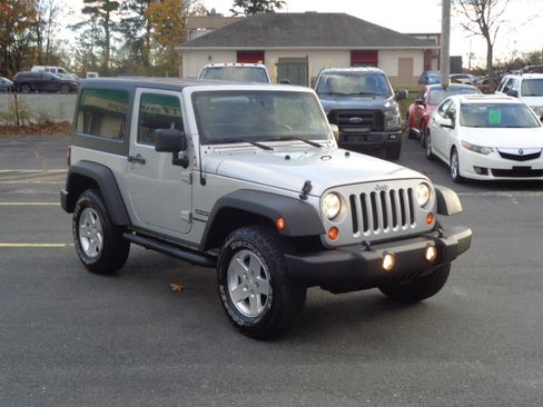 Used 2011 Jeep Wrangler Sport image 3