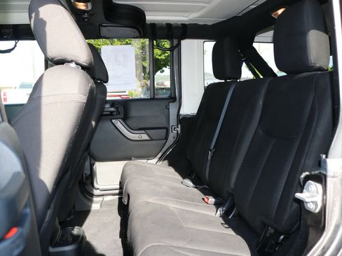 Used 2018 Jeep Wrangler Unlimited Sport S AWD/4WD image 24