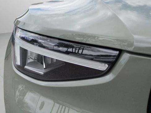 Certified 2024 Volvo XC40 B5 Core AWD/4WD image 27