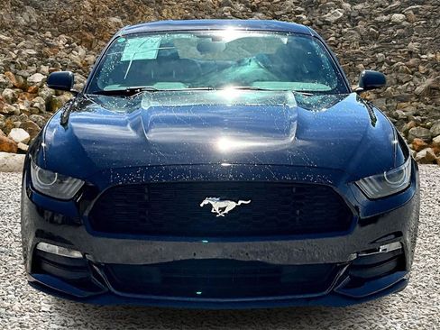 Used 2016 Ford Mustang Coupe image 3