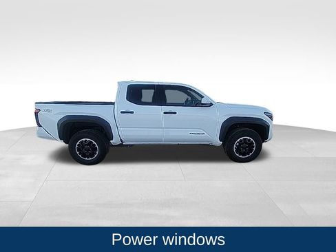 Used 2025 Toyota Tacoma TRD Off-Road image 8