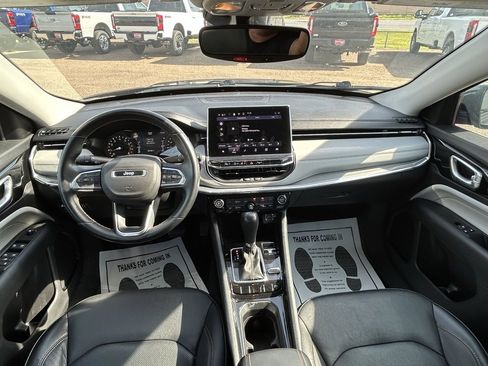 Used 2022 Jeep Compass Limited image 11