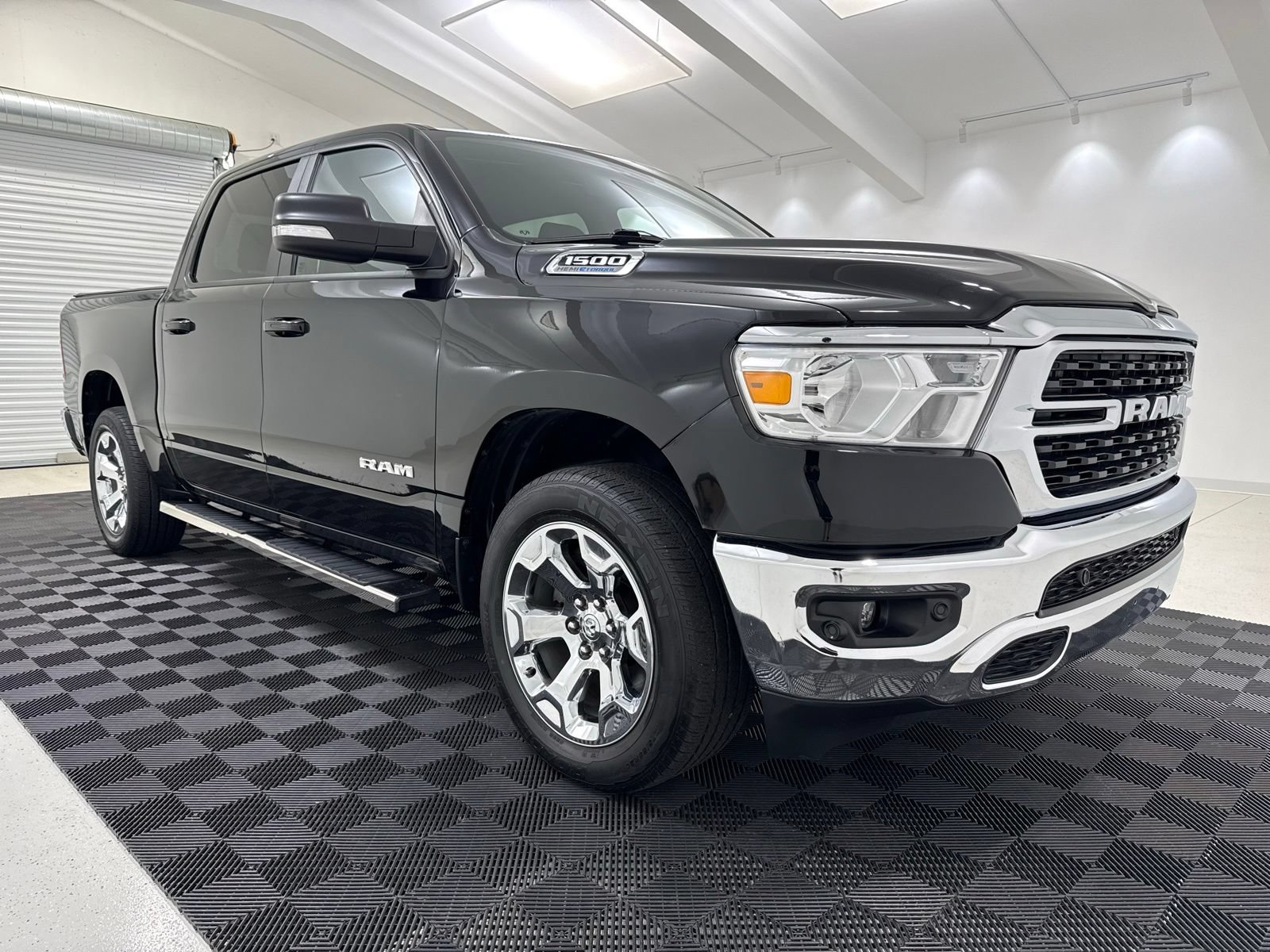 Used 2022 RAM 1500 Big Horn AWD/4WD image 1