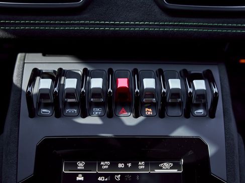 Used 2024 Lamborghini Huracan Sterrato image 77