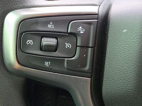 Used 2022 Chevrolet Silverado 1500 Custom w/ Safety Confidence Package AWD/4WD image 13