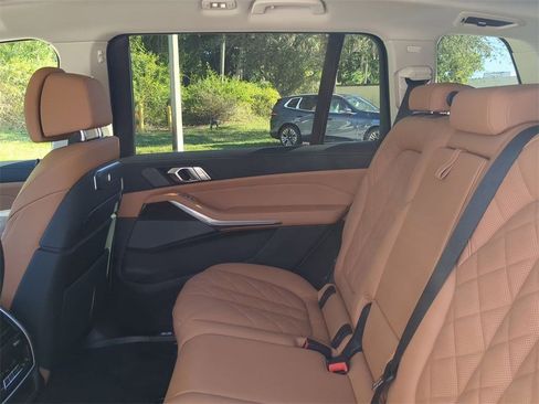 New 2026 BMW X7 xDrive40i image 14