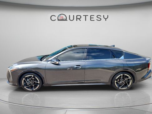 Used 2025 Kia K4 GT-Line w/ GT-Line Premium Package FWD image 2
