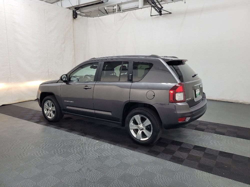 Used 2016 Jeep Compass Latitude AWD/4WD image 3
