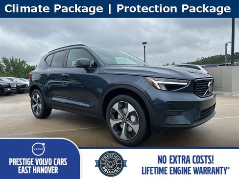 New 2026 Volvo XC40 B5 Core w/ Climate Package image 1