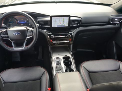 Used 2023 Ford Explorer ST-Line w/ Class IV Trailer Tow Package image 17