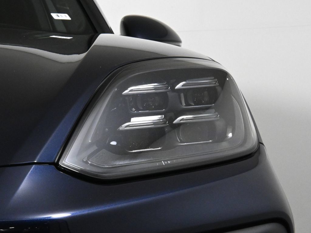 Used 2026 Porsche Cayenne S AWD/4WD image 11