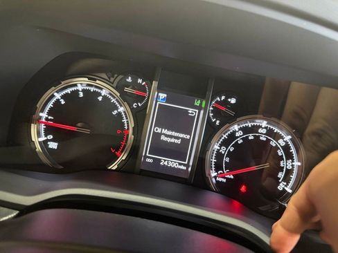 Used 2024 Toyota 4Runner TRD Off-Road Premium w/ Moonroof Package image 4