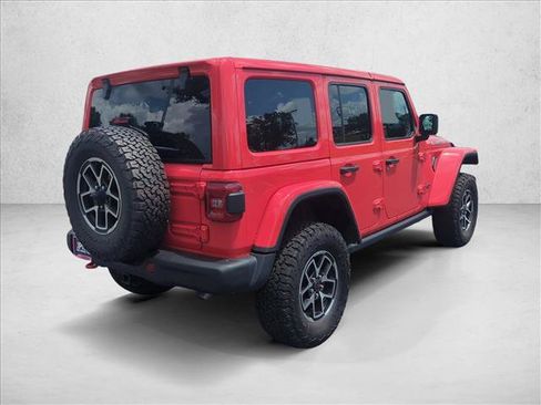 Used 2025 Jeep Wrangler Unlimited Rubicon w/ Steel Bumper Group AWD/4WD image 5