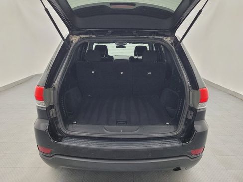 Used 2019 Jeep Grand Cherokee Laredo AWD/4WD image 29