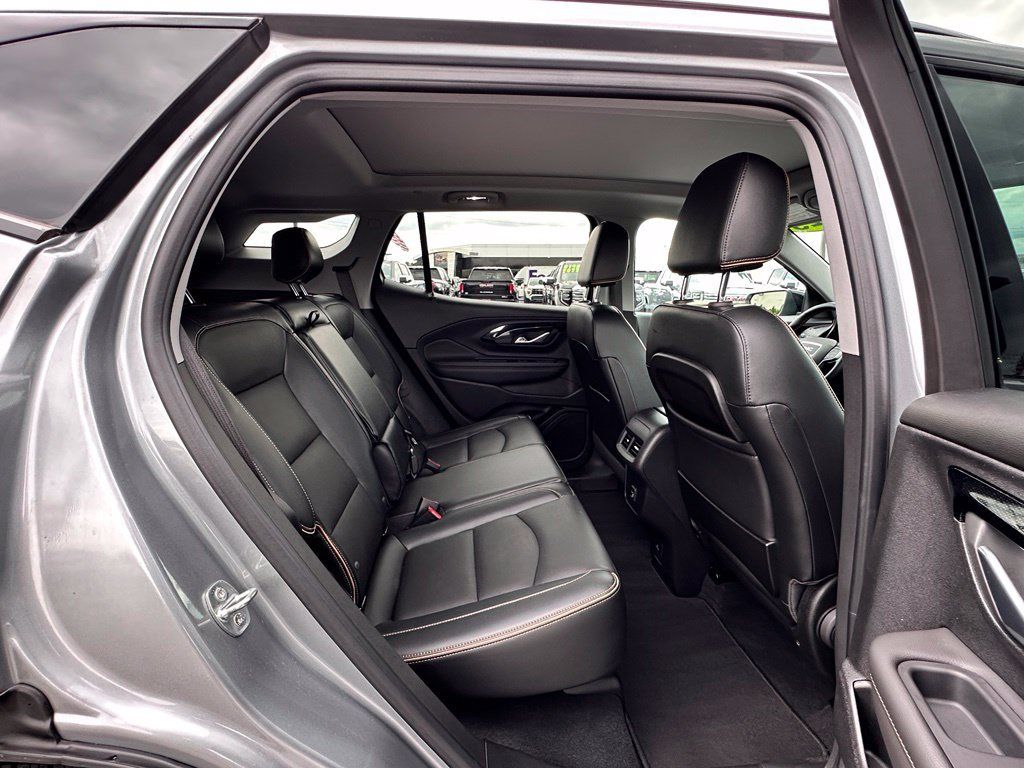 Certified 2023 GMC Terrain AT4 w/ Tech Package AWD/4WD image 17