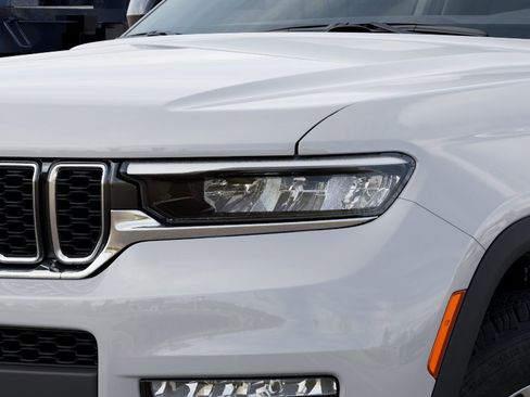 New 2025 Jeep Grand Cherokee L Limited w/ Luxury Tech Group II image 30