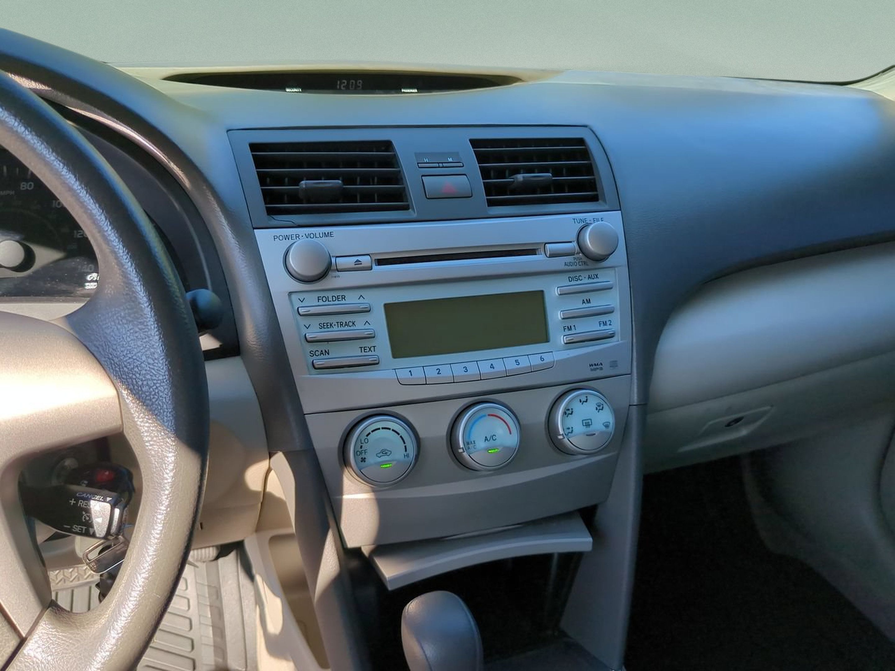 Used 2007 Toyota Camry LE FWD image 13