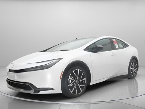 New 2026 Toyota Prius Plug-In Hybrid image 2