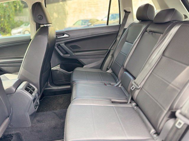 Used 2020 Volkswagen Tiguan SE AWD/4WD image 20
