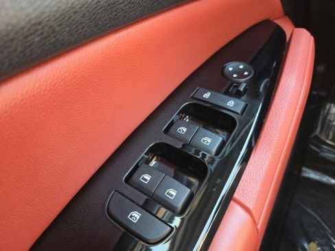 Used 2024 Kia Sportage SX image 37