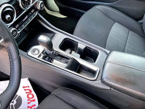 Used 2020 Nissan Sentra SV FWD image 17