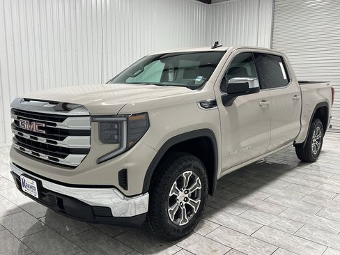 New 2026 GMC Sierra 1500 SLE image 1