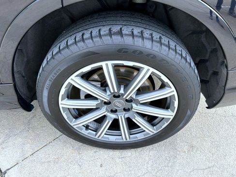 Used 2018 Audi Q7 3.0T Prestige w/ Prestige Package image 23