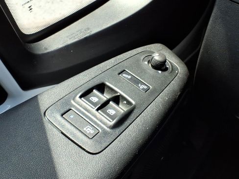 Used 2025 RAM ProMaster 2500 w/ Convenience Group FWD image 16