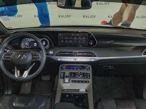 Used 2022 Hyundai Palisade Calligraphy image 3