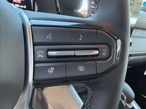 New 2026 Chevrolet Colorado ZR2 w/ Technology Package AWD/4WD image 15