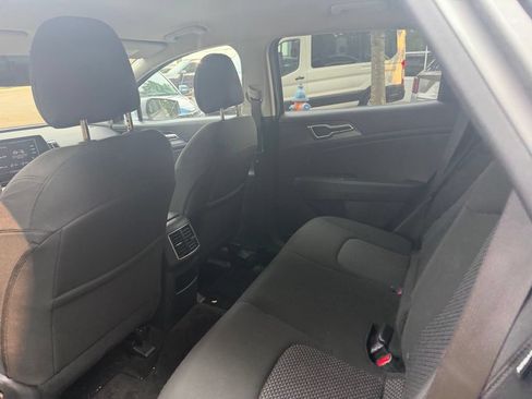 Used 2025 Kia Sportage LX FWD image 19