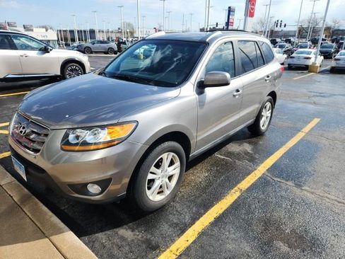 Used 2011 Hyundai Santa Fe SE image 2
