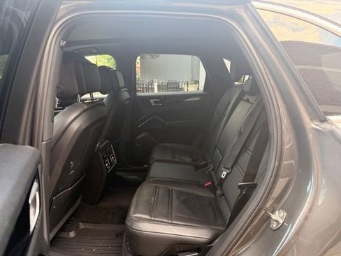 Used 2019 Porsche Cayenne E-Hybrid AWD/4WD image 11