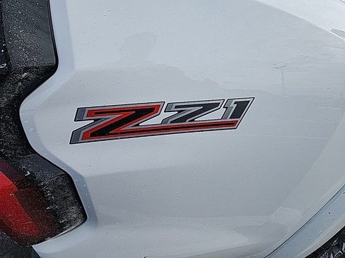 Used 2024 Chevrolet Colorado Z71 w/ Z71 Convenience Package 2 image 10