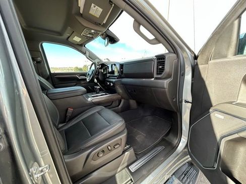 Used 2023 GMC Sierra 1500 SLT w/ SLT Premium Plus Package image 32