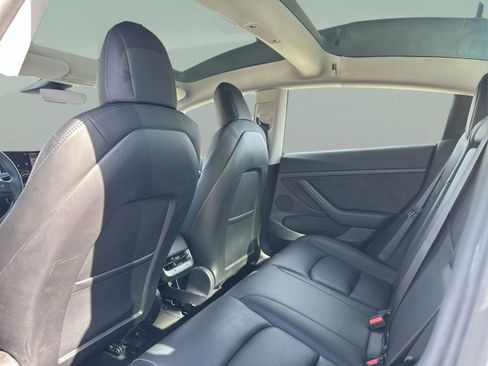 Used 2022 Tesla Model 3 image 16