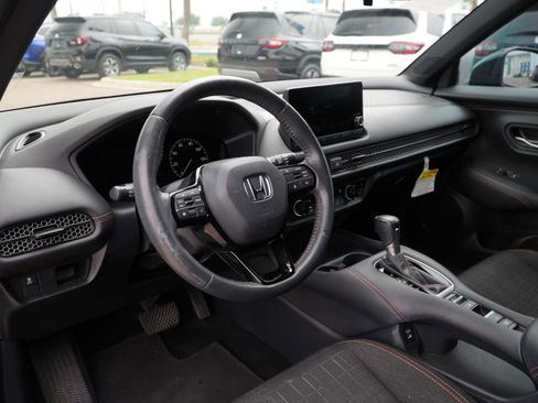 Used 2024 Honda HR-V Sport image 13