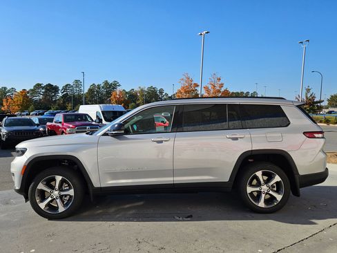New 2025 Jeep Grand Cherokee L Limited image 4