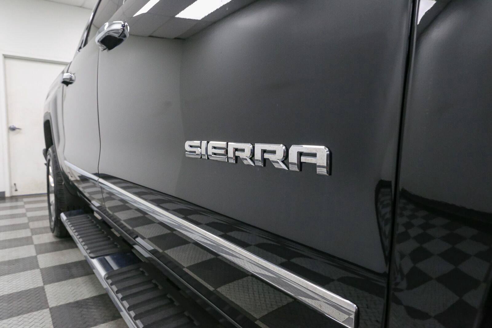 Used 2018 GMC Sierra 1500 SLT w/ SLT Premium Package AWD/4WD image 8
