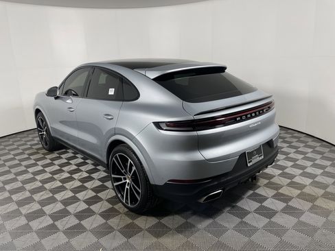 Used 2024 Porsche Cayenne Coupe image 3