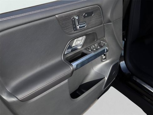 New 2026 Mercedes-Benz GLB 250 4MATIC image 24