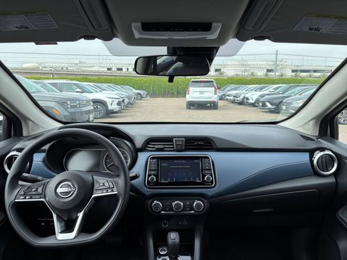 Used 2025 Nissan Versa SV FWD image 31