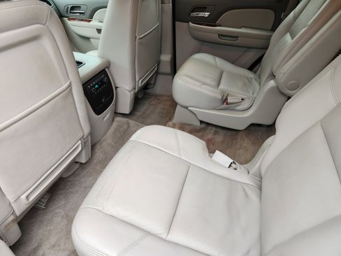 Used 2014 GMC Yukon SLT w/ Texas Edition image 28