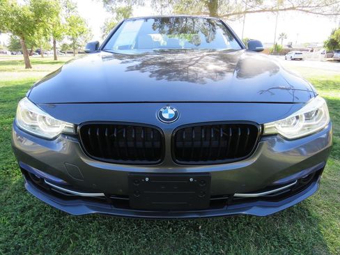 Used 2017 BMW 330i xDrive Sedan AWD/4WD image 12