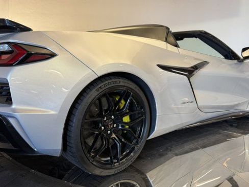 Used 2023 Chevrolet Corvette Z06 w/ Stealth Interior Trim Package image 27