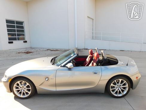 Used 2006 BMW Z4 3.0i RWD image 14