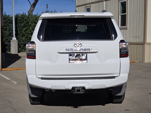 Used 2016 Toyota 4Runner SR5 image 8